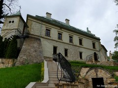 Zesp� pa�acowo-parkowy Odrow���w w Chlewiskach