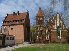 Ratusz i ko�ci� �w. Bart�omieja