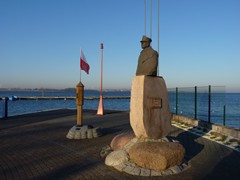 Pomnik genera�a Hallera i s�upek za�lubinowy