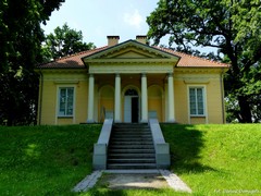 Zesp� pa�acowo-parkowy Czartoryskich w Pu�awach