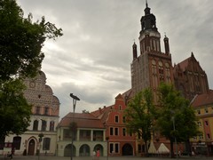 Ratusz, odwach i kolegiata