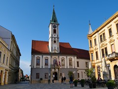 Plac kr�la Tomislava z ratuszem 