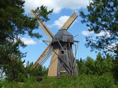 Wiatrak 'holender' z Brus